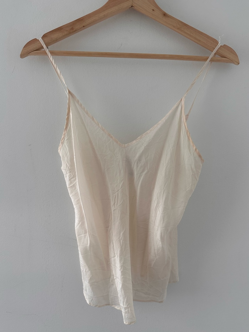 Vintage Allison Taylor Silk Cream V‑Neck Camisole Small 90s Y2K layer minimalist